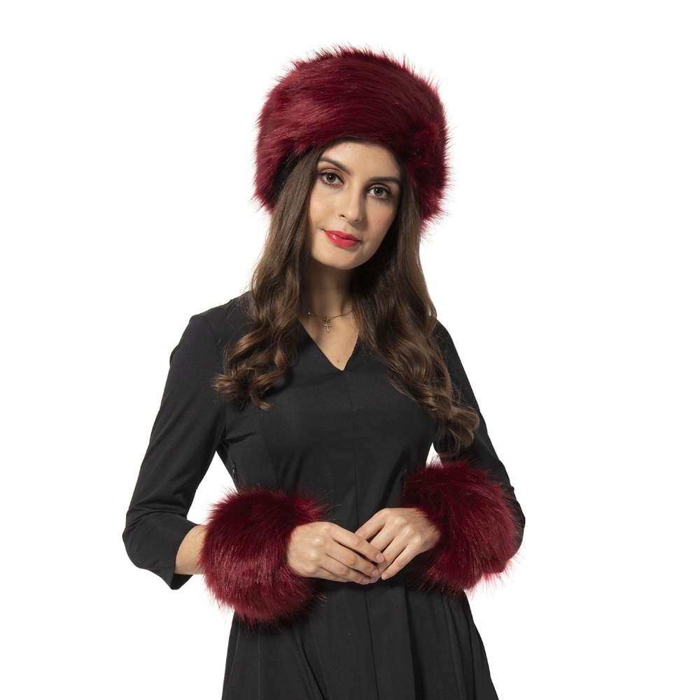 Fur Hat and Cuff Warmers - Picture 1 of 3